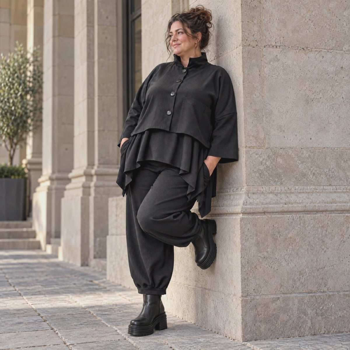 Schwarze Jeansjacke aus Stretchdenim in kastiger Form aus Baumwolle mit Elasthan