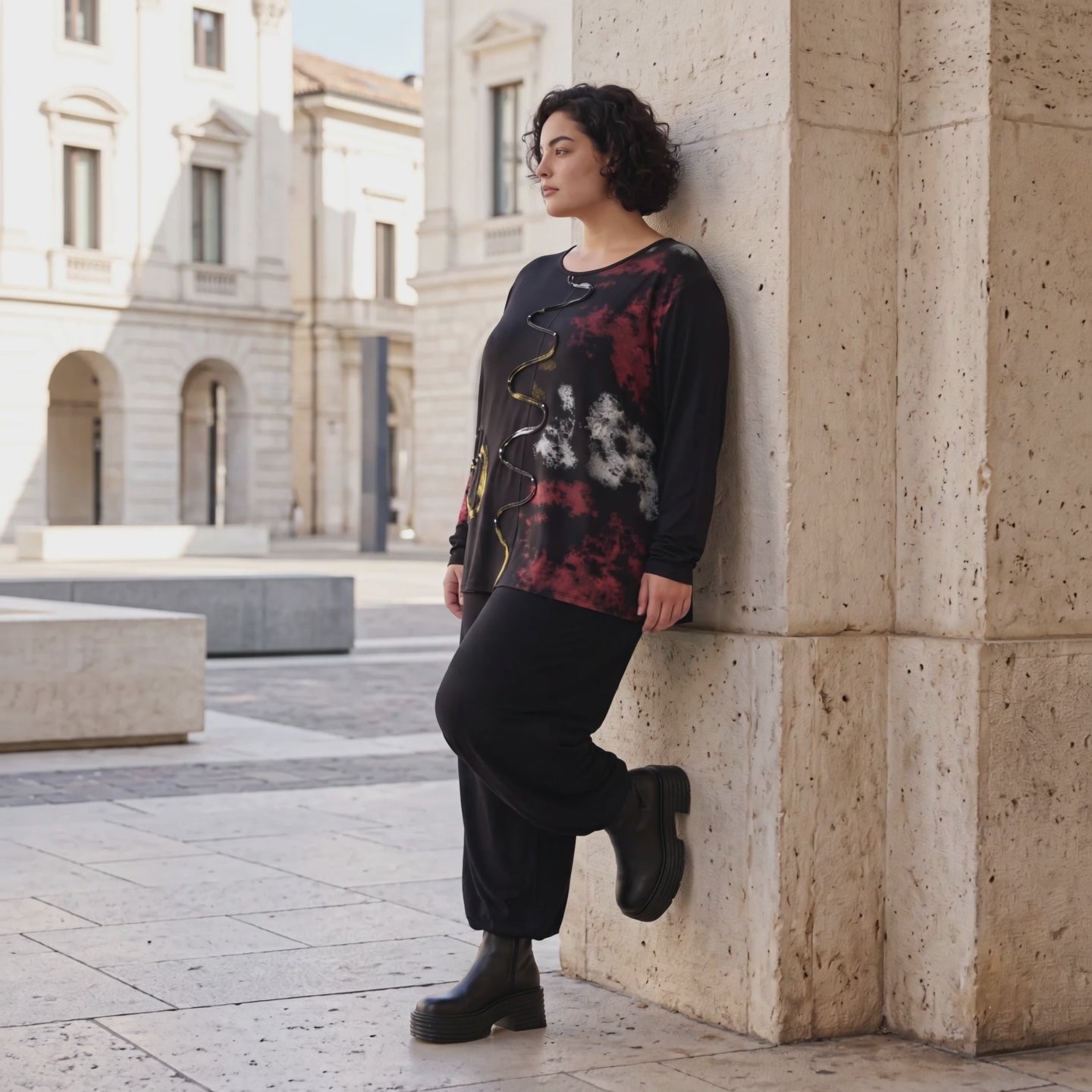 Langarmshirt aus Viskosejersey in Schwarz/Rosa mit geradem Schnitt und Stretchkomfort