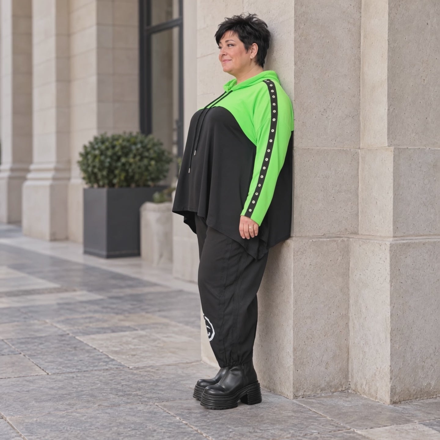 Überwurf in frischem Grün aus weichem Stretchjersey mit gerader Form und Vokuhilalinie
