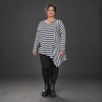 Langarmshirt in Dunkelblau/Weiß aus weichem Stretchjersey mit asymmetrischem Zipfelsaum