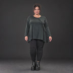 Schwarzes Langarmshirt Basic in fließender A-Linie aus weichem Stretchjersey aus Italien
