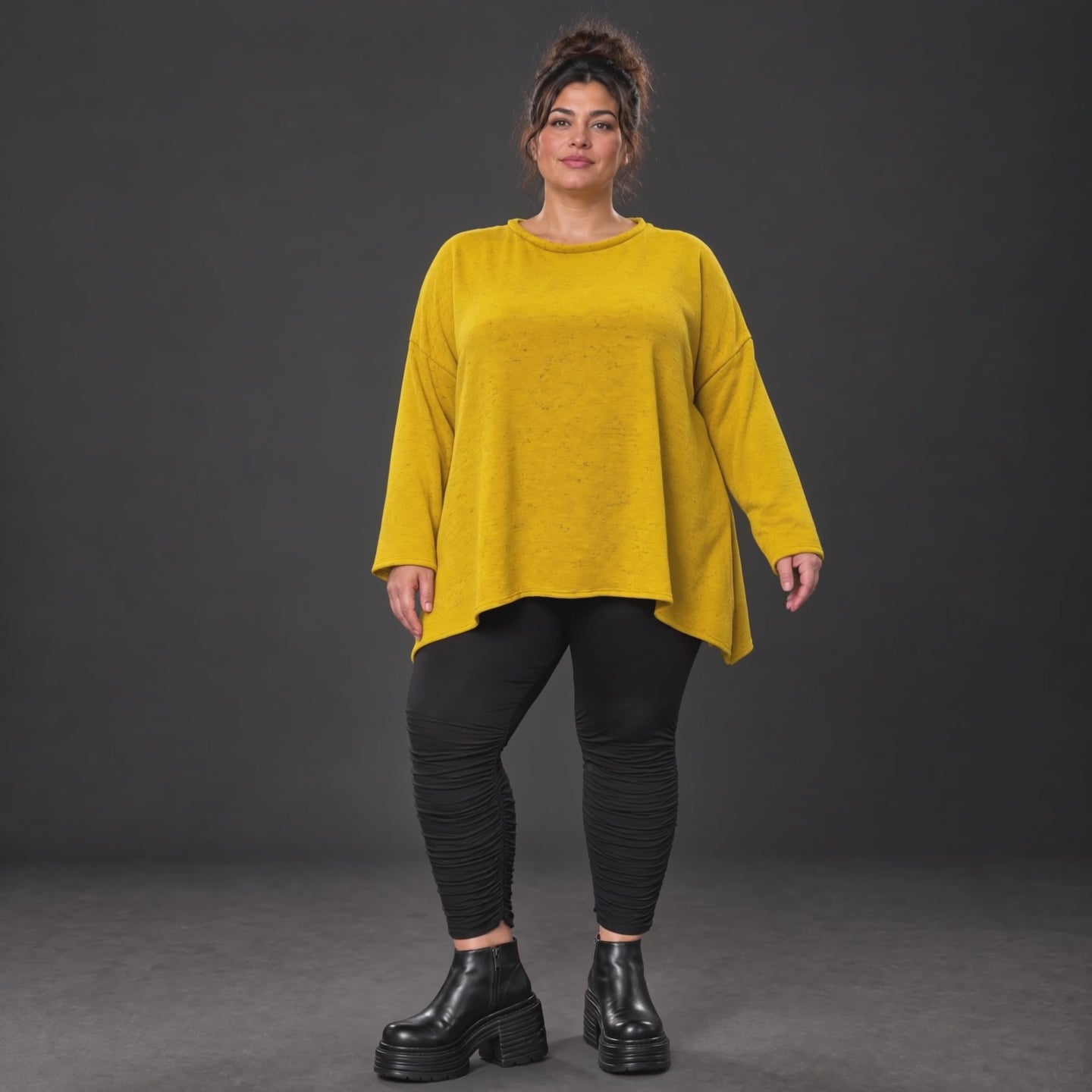 Flauschiges Feinstrickshirt in leuchtendem Gelb mit Stretchanteil und fließender A-Linie
