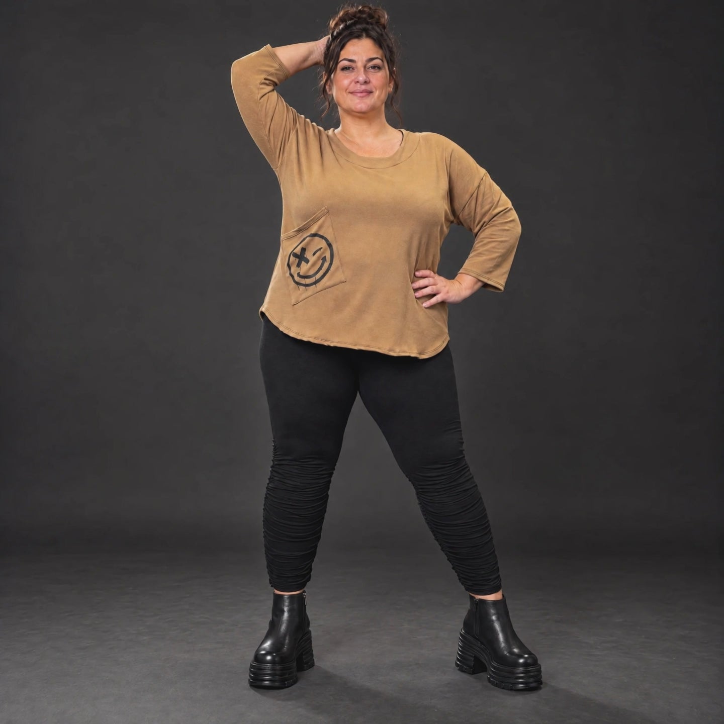 Basic Shirt in Camel aus weichem Stretchjersey mit 7/8-Arm und gerundeter Schnittform