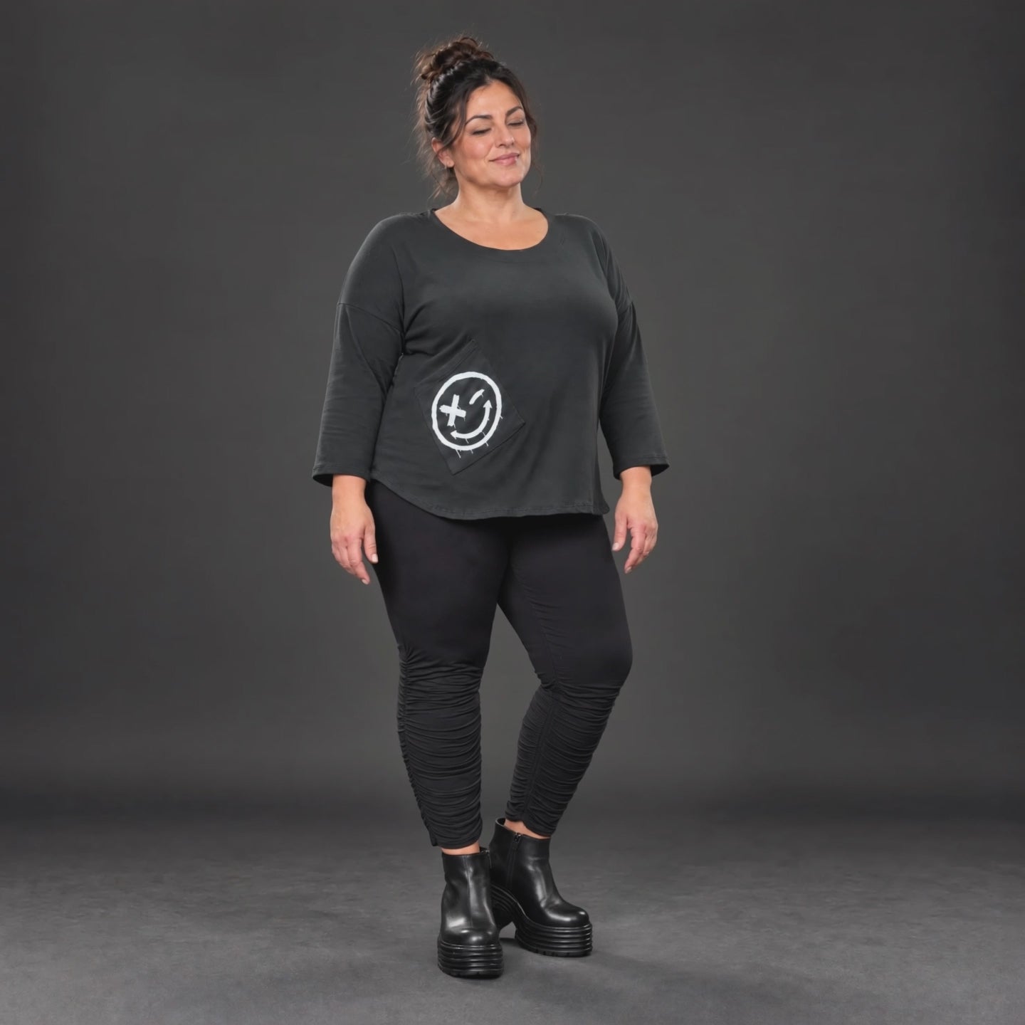Schwarzes Basic Shirt aus weichem Stretchjersey mit Rundhalsausschnitt und 7/8-Arm