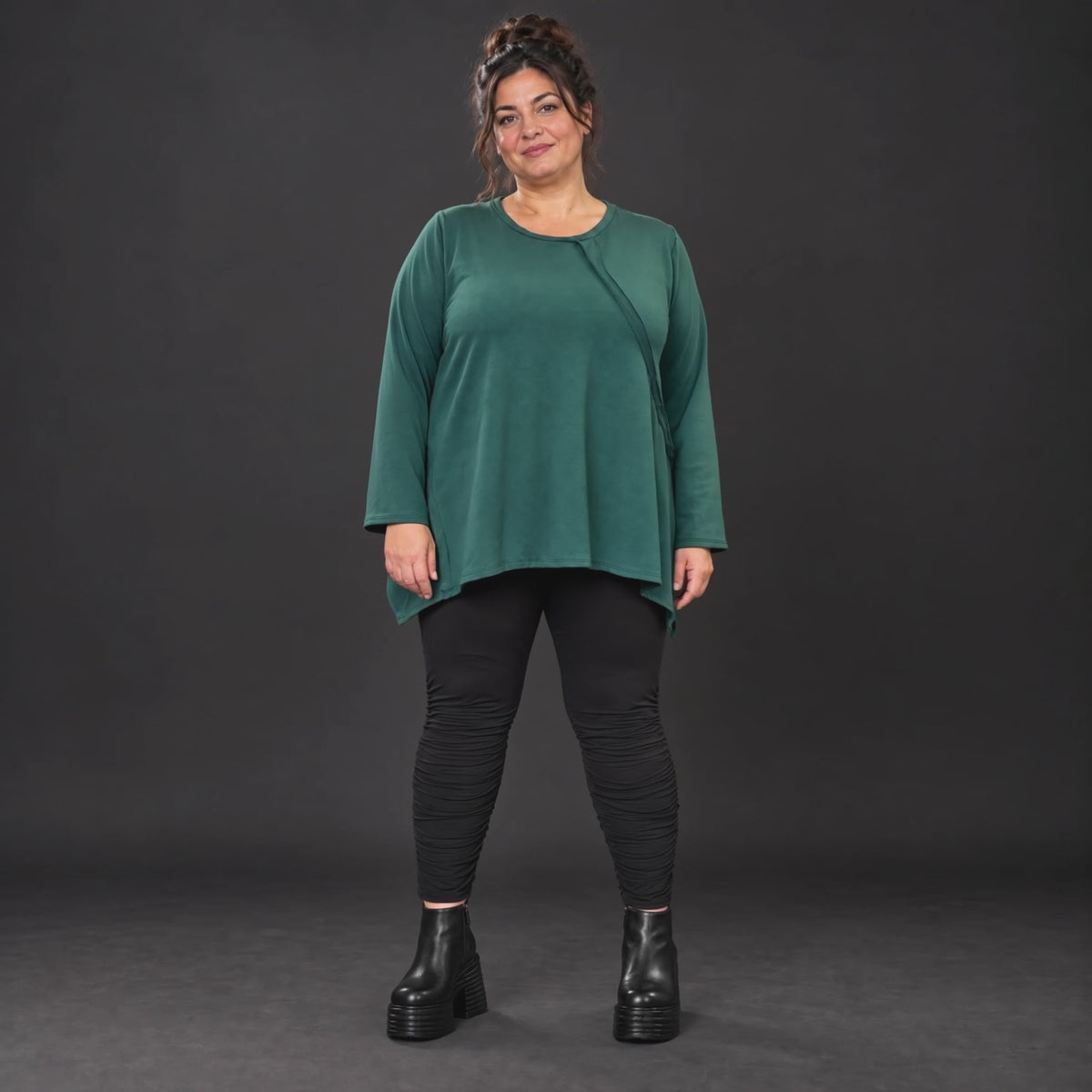 Langarmshirt in Dunkelgrün mit A-Linie und Rundhalsausschnitt aus weichem Stretchjersey