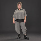 Hemdbluse in Dunkelgrau aus Ribbstoff mit Stretch und Hemdkragen im gerundeten Schnitt