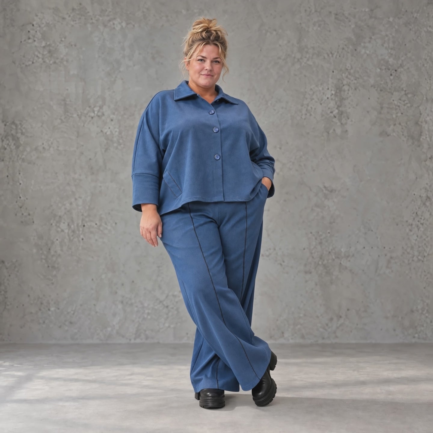 Jeansblaue Ballonhose aus Stretchdenim mit Dehnbund aus Baumwolle und Elasthan Basic