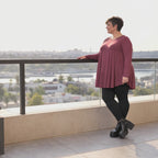 Bequemes Langarmshirt in sattem Bordeaux aus weichem Modal Stretch mit gerundeter Form