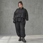 Schwarze Jeansjacke aus Stretchdenim in kastiger Form aus Baumwolle mit Elasthan