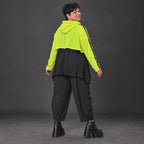Lässiger Überwurf in leuchtendem Neongelb aus weichem Stretchjersey mit warmer Kapuze