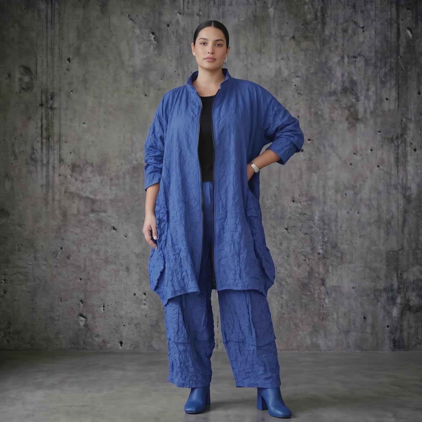 Oversize Crash Mantel Damen Ballonform blau Sommer leicht AKH Premium Modeare Avantgarde Jacke luftig Popeline modern Look