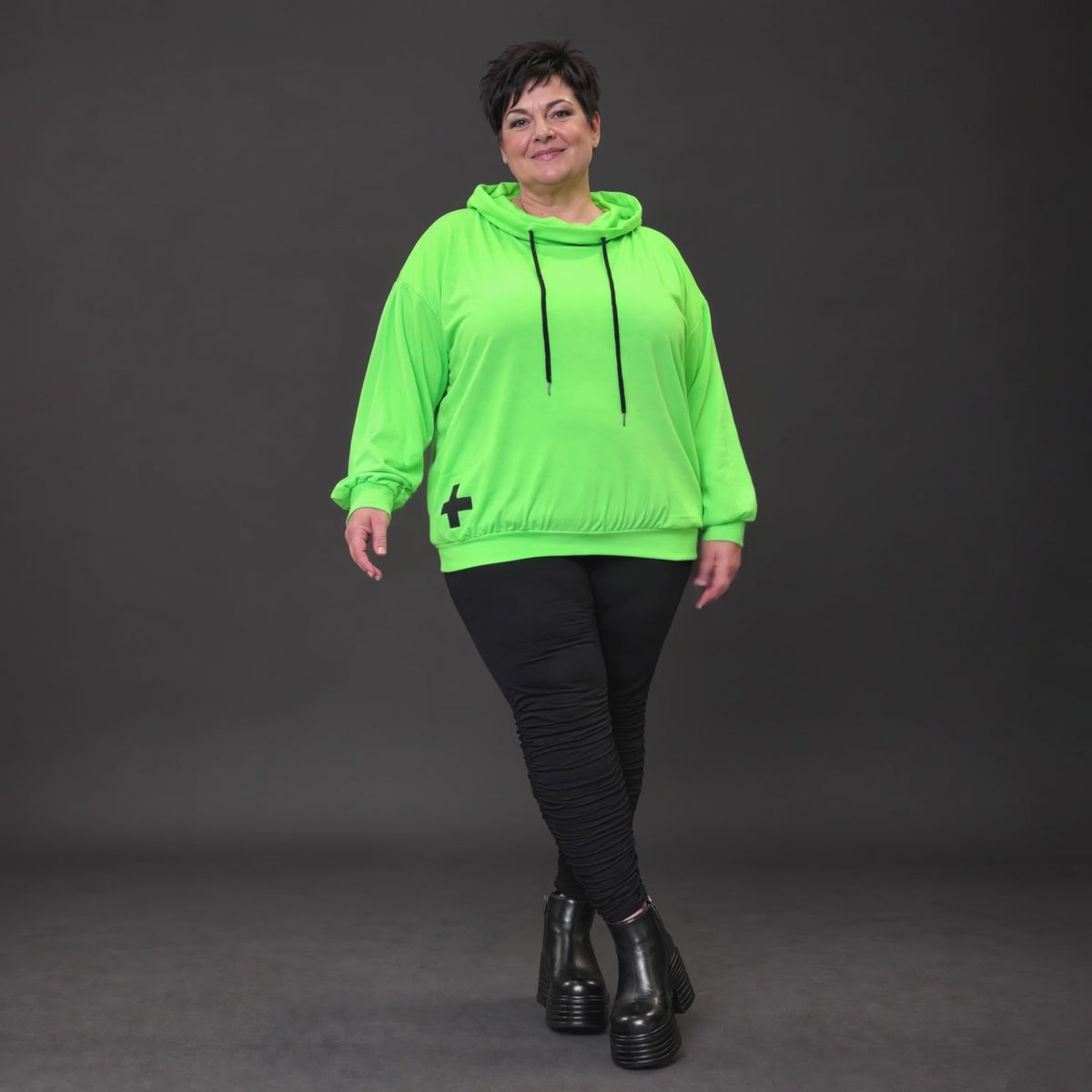 Grüner Hoody aus weichem Baumwolljersey mit Stretch Kapuze und gerader Schnittform