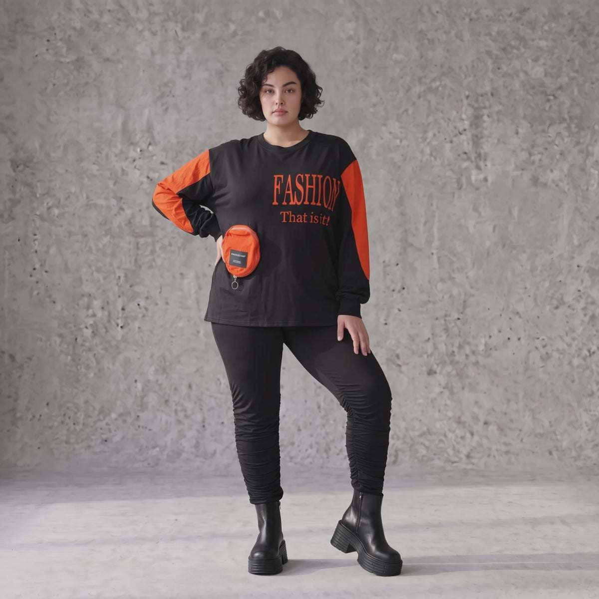 Unifarbenes Langarmshirt aus Jersey mit Reißverschlusstasche und gerader Passform