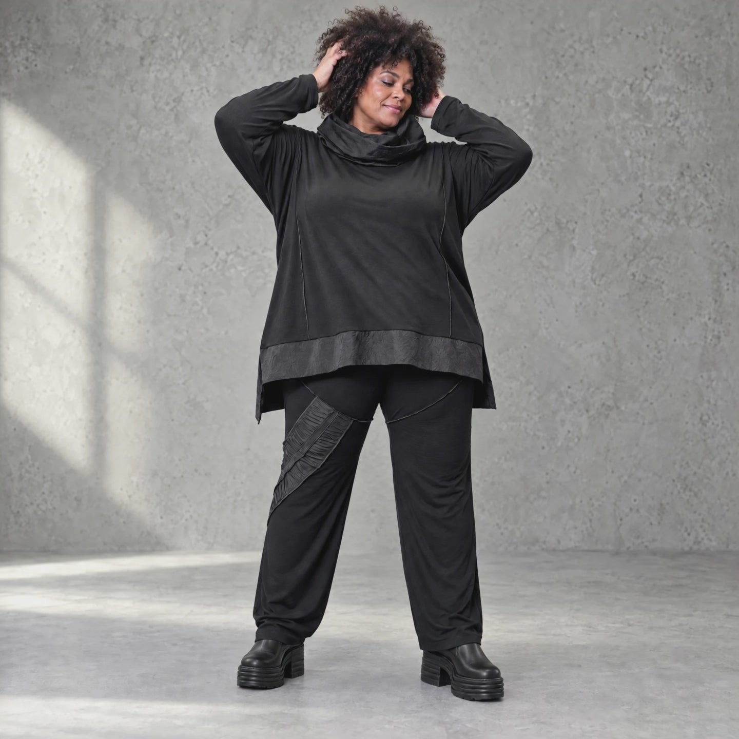 Winterhose aus Stretchjersey mit geradem Bein elastischem Bund und Overlocknahtdetail