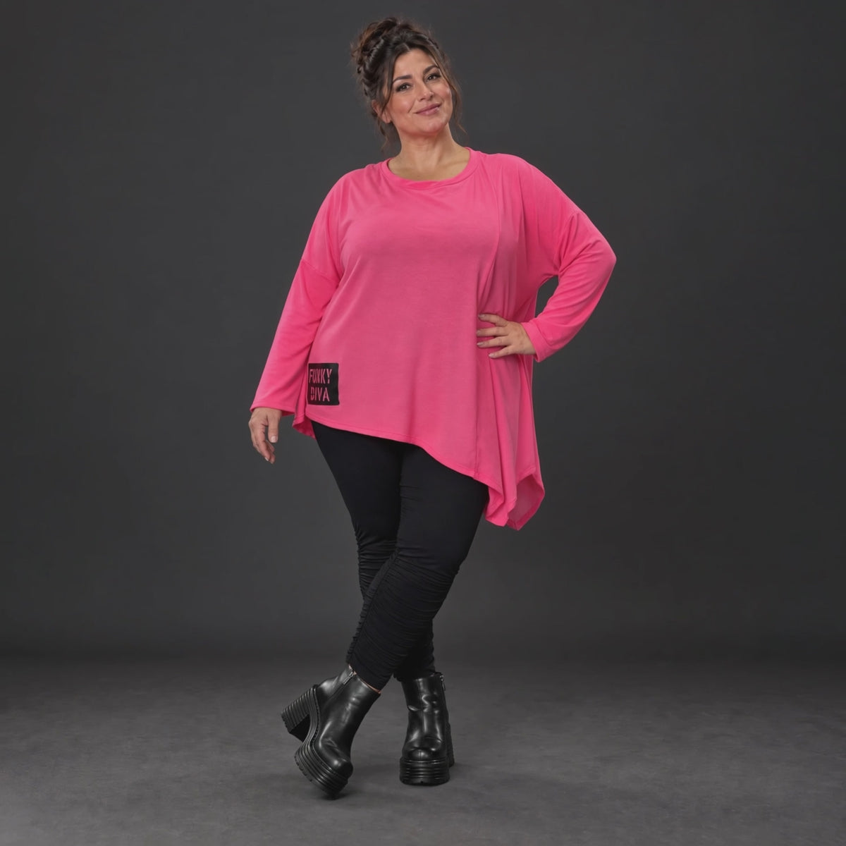 Langarmshirt in frischem Pink mit asymmetrischem Zipfelsaum aus weichem Stretchjersey