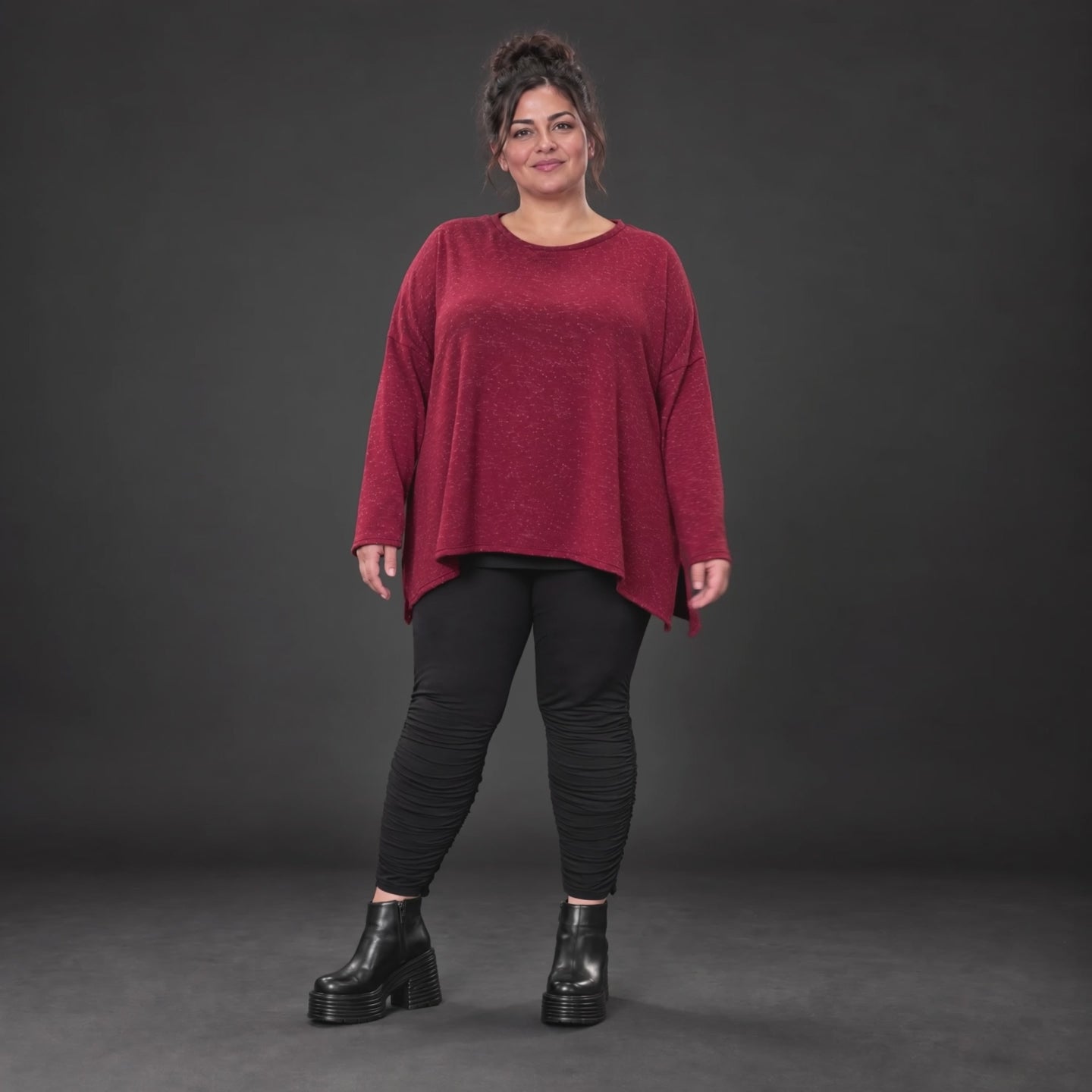 Feinstrickshirt in Rot/Weiß mit flauschigem Garn in A-Linie und Rundhalsausschnitt