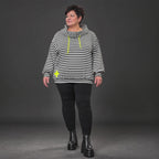 Kapuzenhoody aus Italien in Gelb/Schwarz/Weiß mit Streifendesign aus feinem Stretchjersey