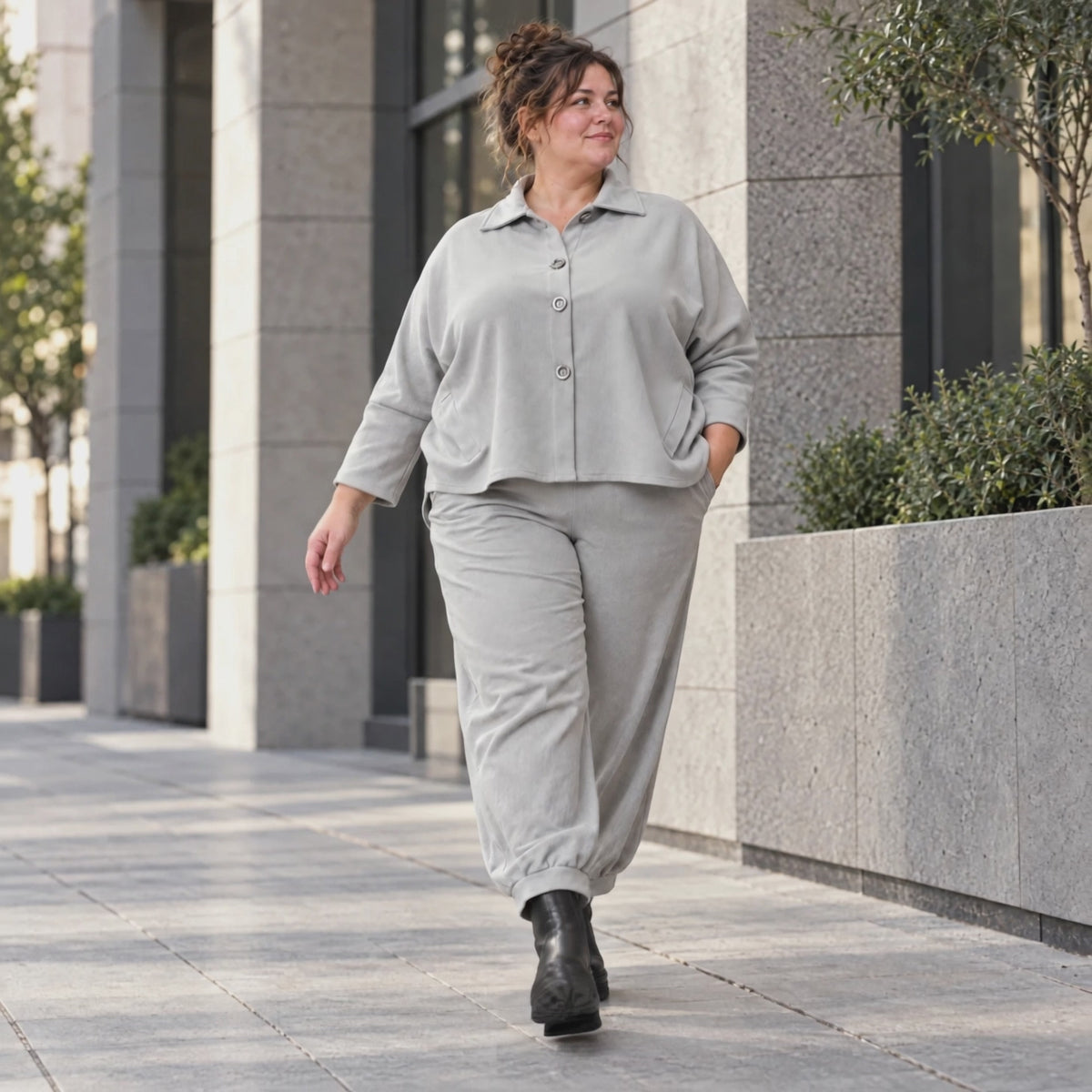 Graue Ballonjeans aus Stretchdenim in lockerer Form für bequemen lässigen Alltagslook