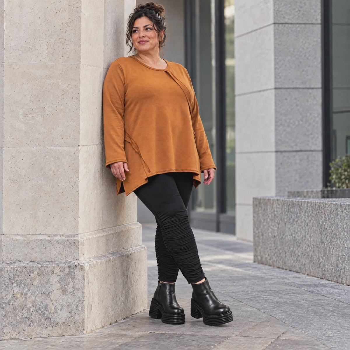 Langarmshirt in Braun aus weichem Stretchjersey mit fließender A-Linie für den Alltag