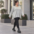 Kuscheliges Feinstrickshirt in Grau/Schwarz Melange mit fließender A-Linie aus Italien